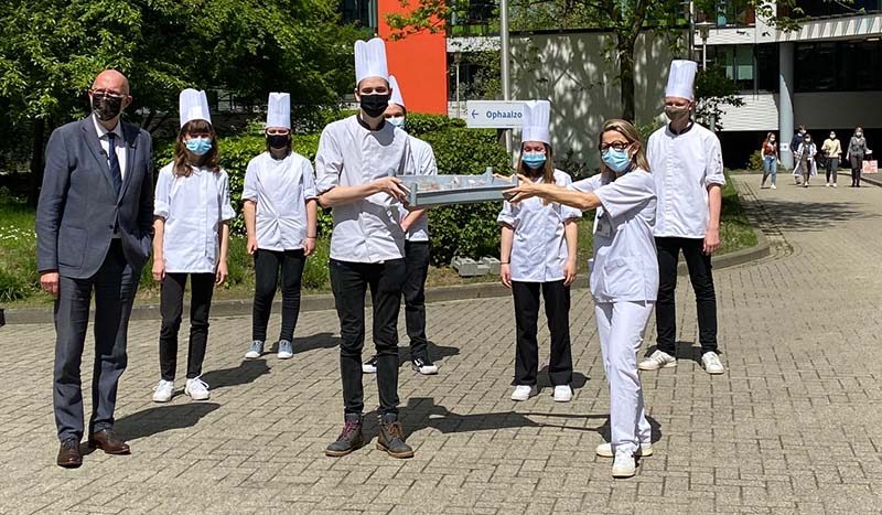 PIVA overhandiging Nursing brownies