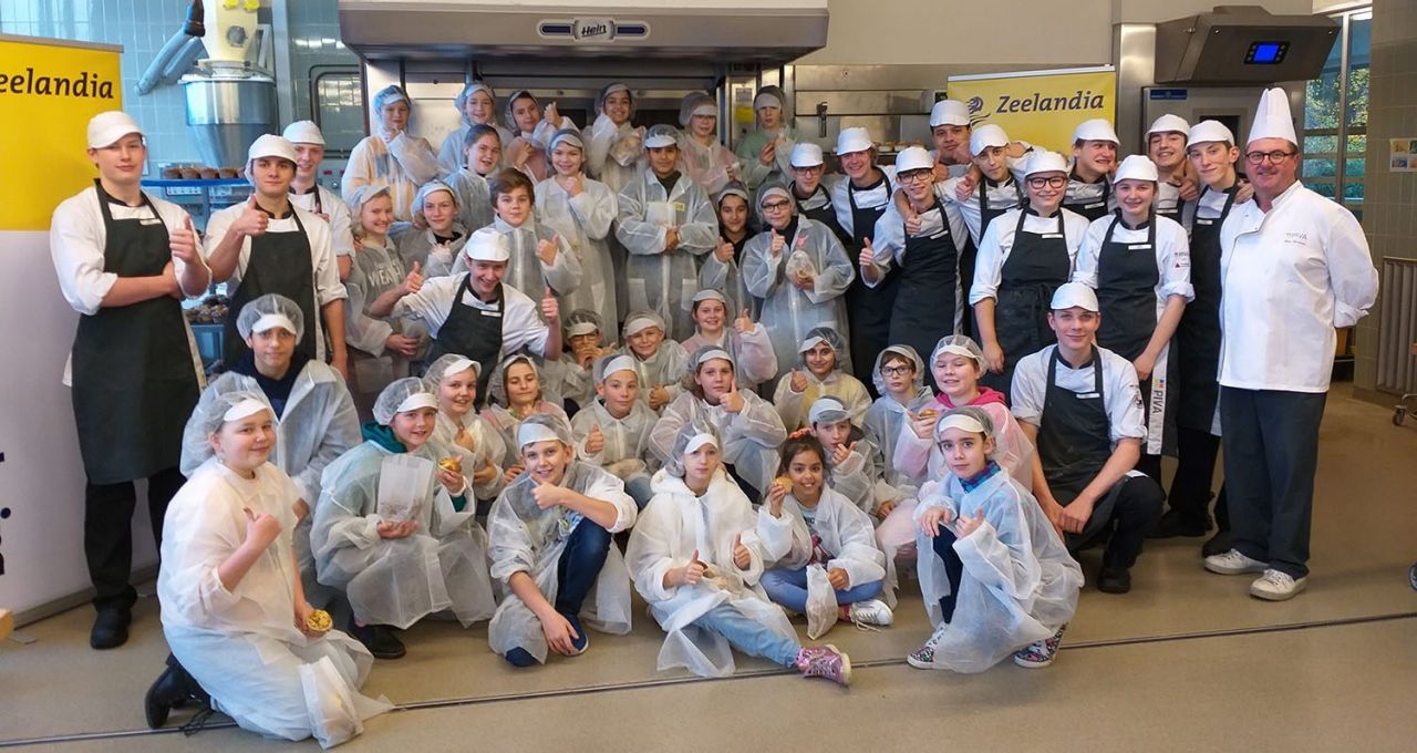 PIVA en basisschool Sint-Jan Berchmans bakken voor Warmste Week